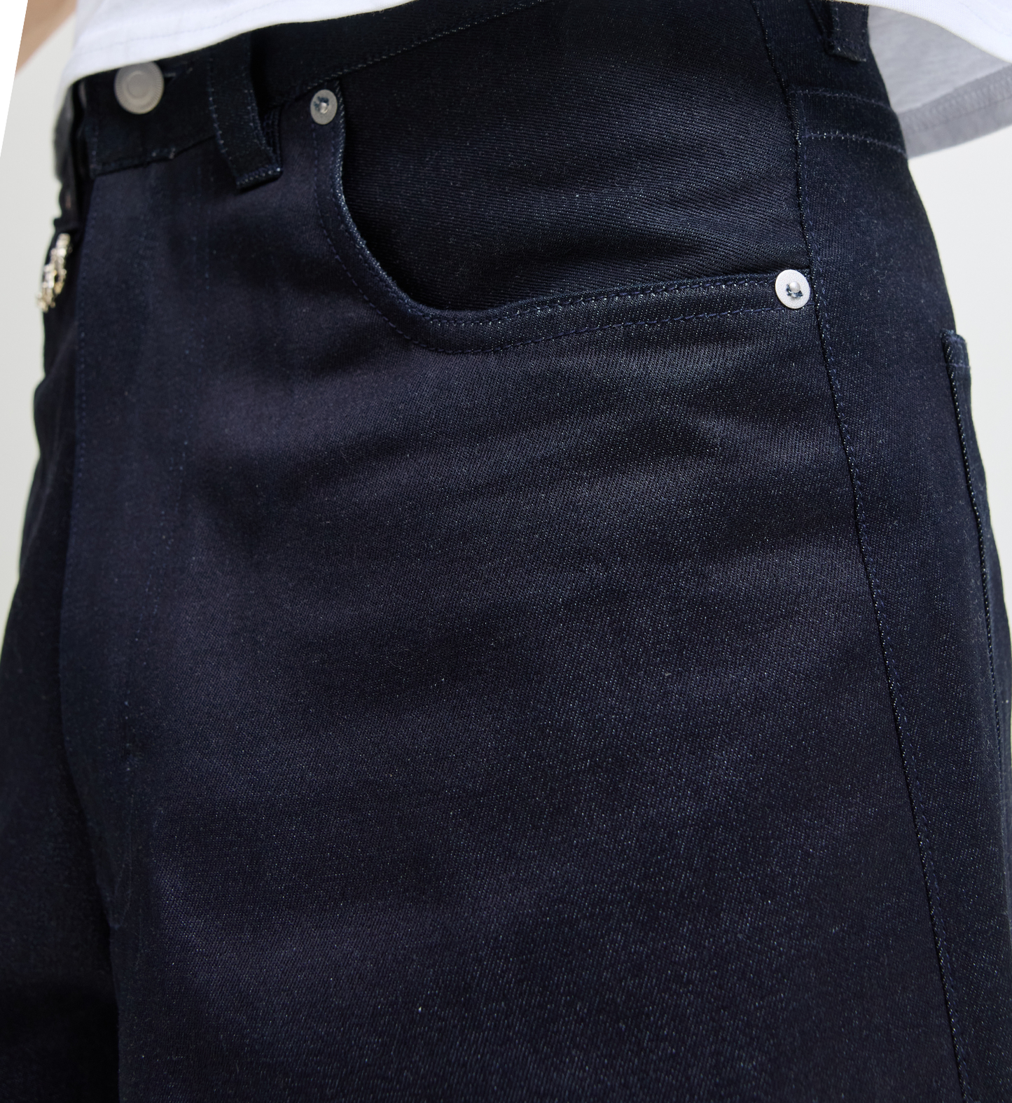 CURVED SEAM JEANS